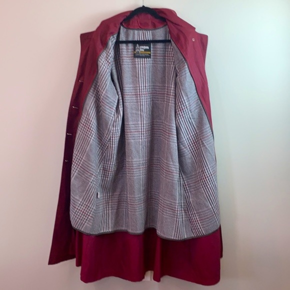 Vintage London Fog Trench Coat With Zip Out Lining - Picture 4 of 9